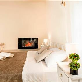 5 bedroom villa with pool & seaview, Perithia, sleeps 10